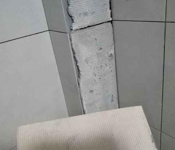 临猗瓷砖空鼓维修公司分享下厨房瓷砖脱落的补救措施。